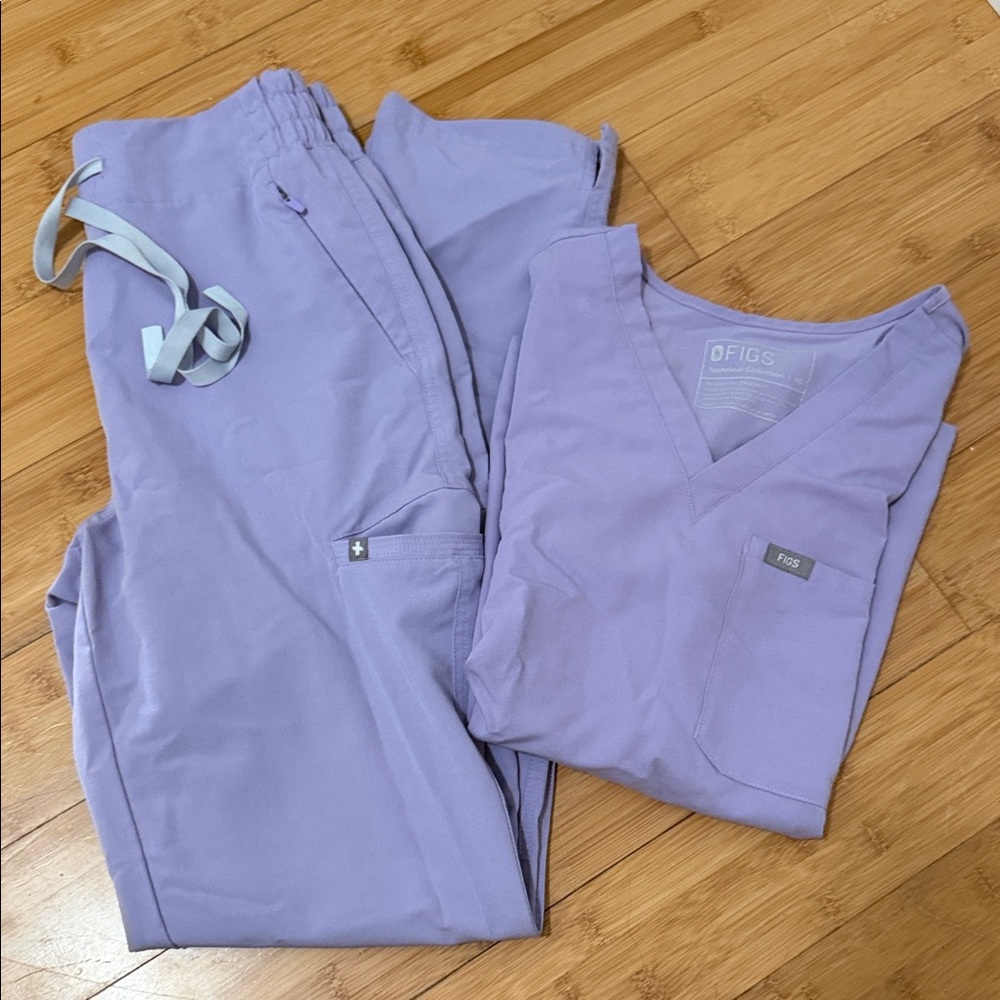 Figs Women's Light Purple Scrub Set